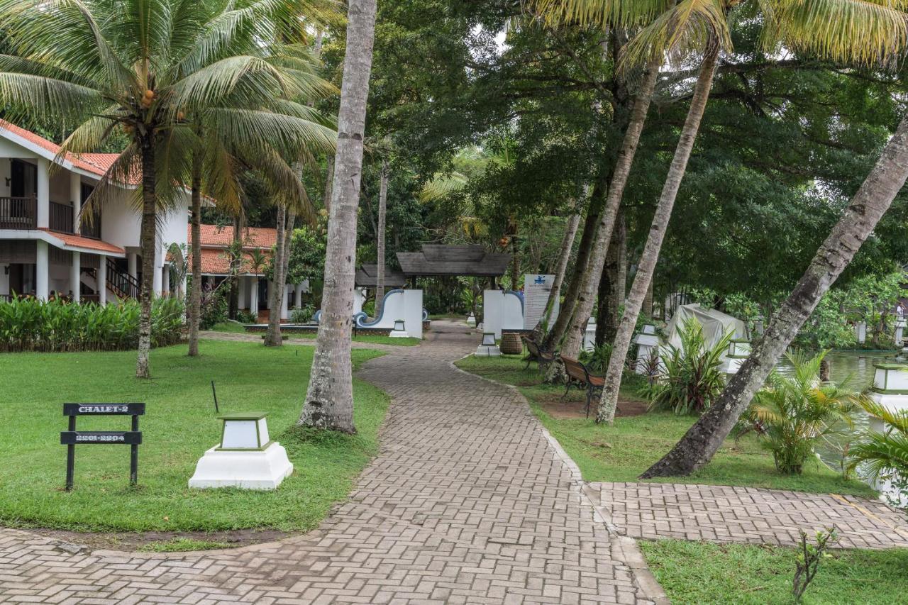 Club Mahindra Ashtamudi Hotel Nīndakara Eksteriør billede