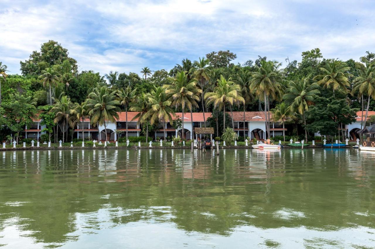 Club Mahindra Ashtamudi Hotel Nīndakara Eksteriør billede