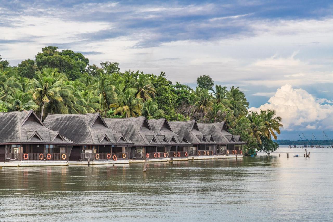 Club Mahindra Ashtamudi Hotel Nīndakara Eksteriør billede