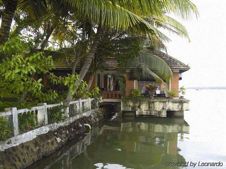 Club Mahindra Ashtamudi Hotel Nīndakara Eksteriør billede