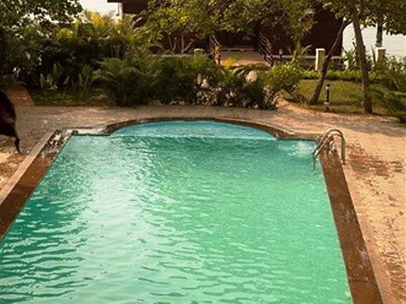 Club Mahindra Ashtamudi Hotel Nīndakara Eksteriør billede