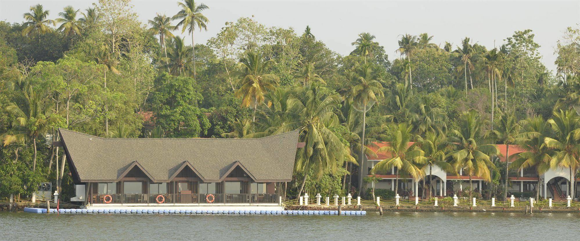 Club Mahindra Ashtamudi Hotel Nīndakara Eksteriør billede